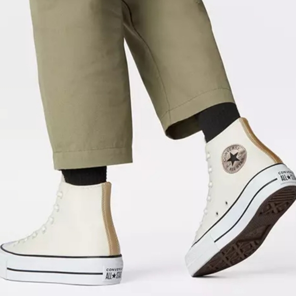 CONVERSE CTAS LIFT HI PLATFORM WOMEN'S SZ  / 570452C - Picture 4 of 13